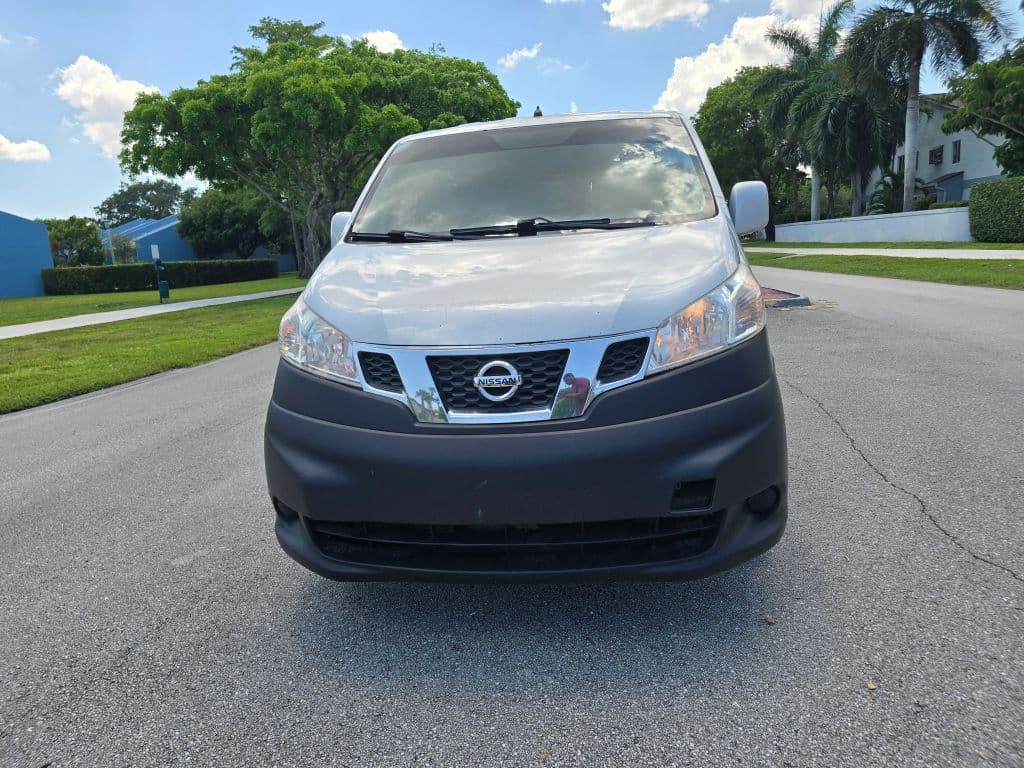2013 Nissan NV200 SV Van 4D photo 2