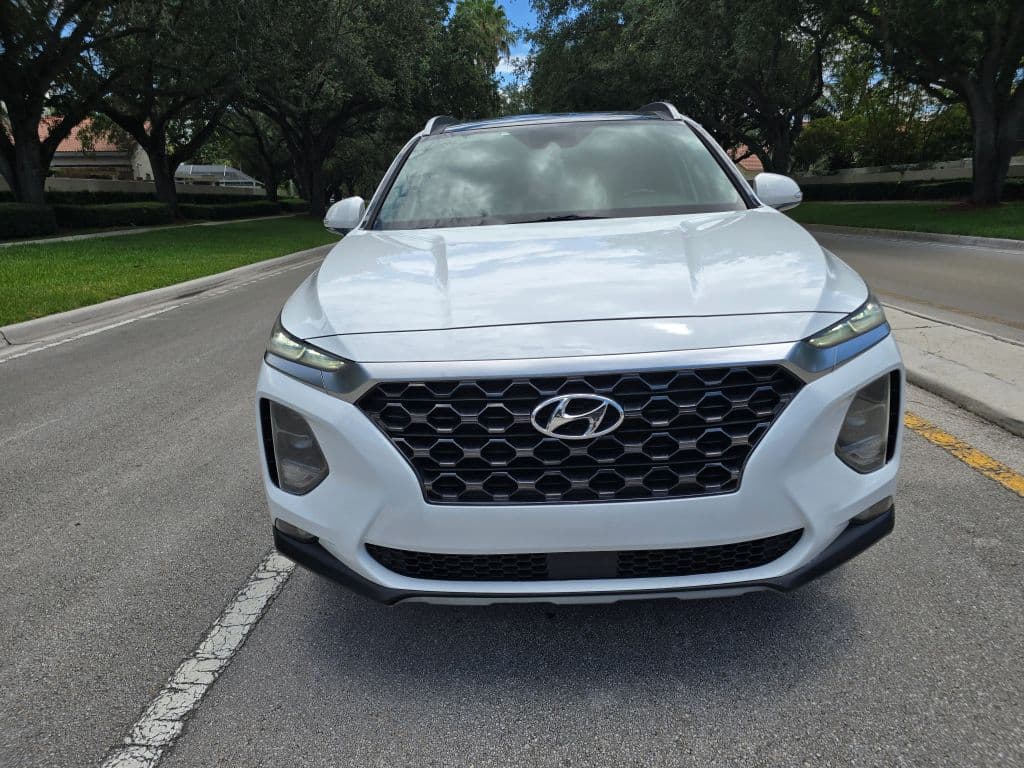 2019 Hyundai Santa Fe 2.4 Limited Sport Utility 4D photo 2