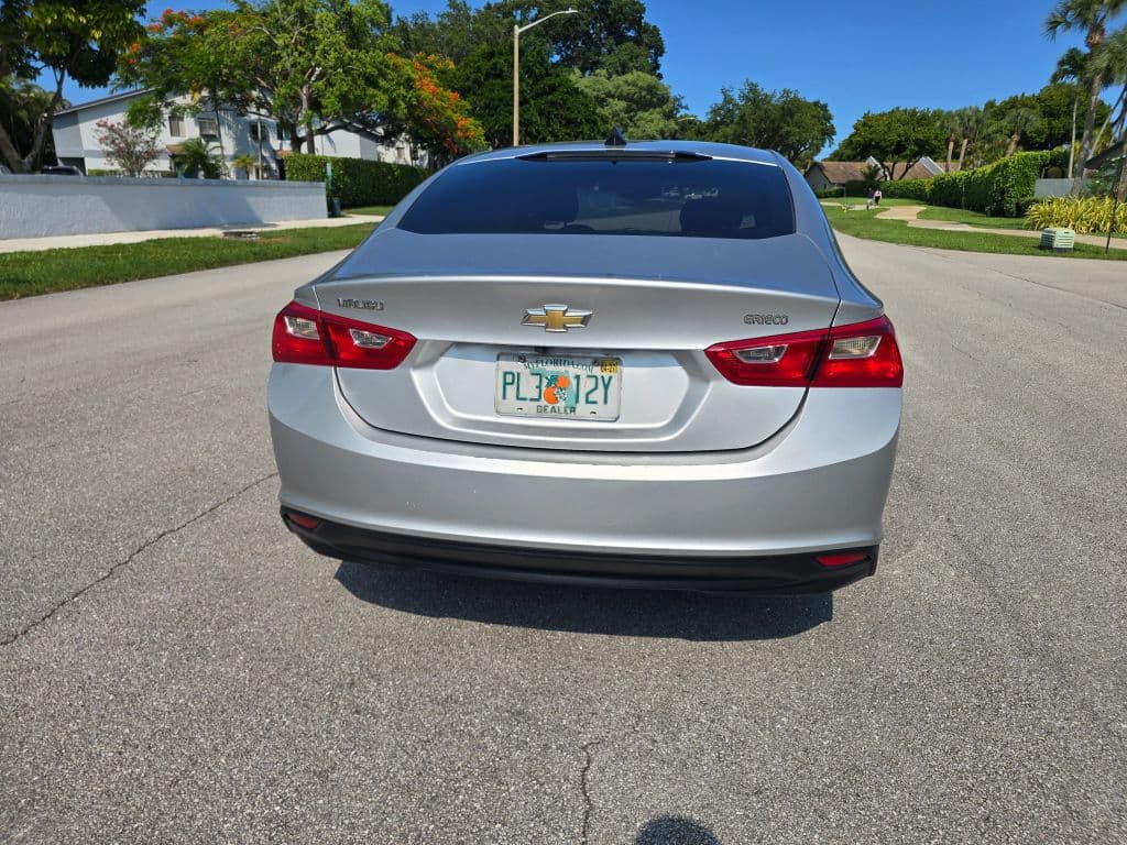 2021 Chevrolet Malibu LS Sedan 4D photo 6