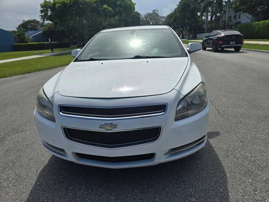 2011 Chevrolet Malibu LT Sedan 4D photo 2