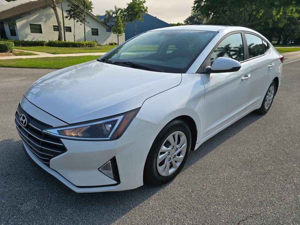 2019 Hyundai Elantra SE Sedan 4D - exterior