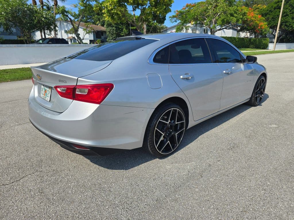 2021 Chevrolet Malibu LS Sedan 4D photo 5
