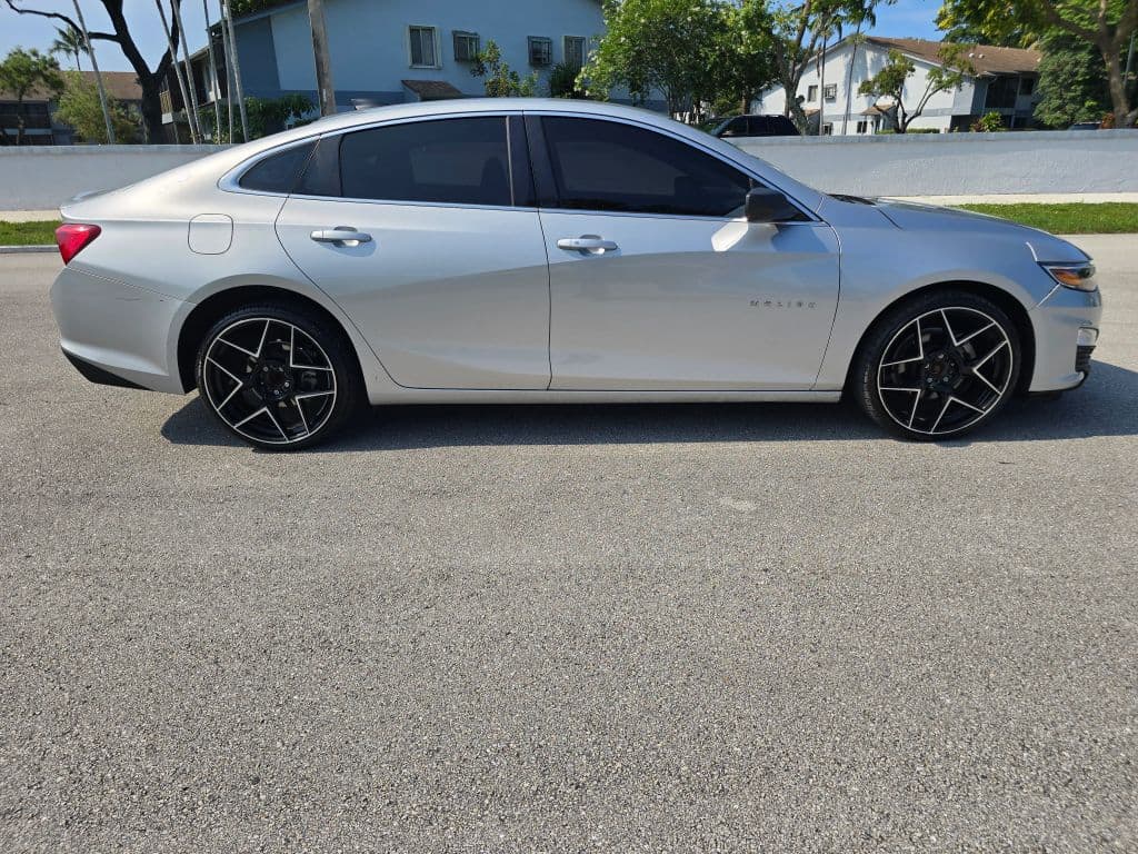 2021 Chevrolet Malibu LS Sedan 4D photo 4