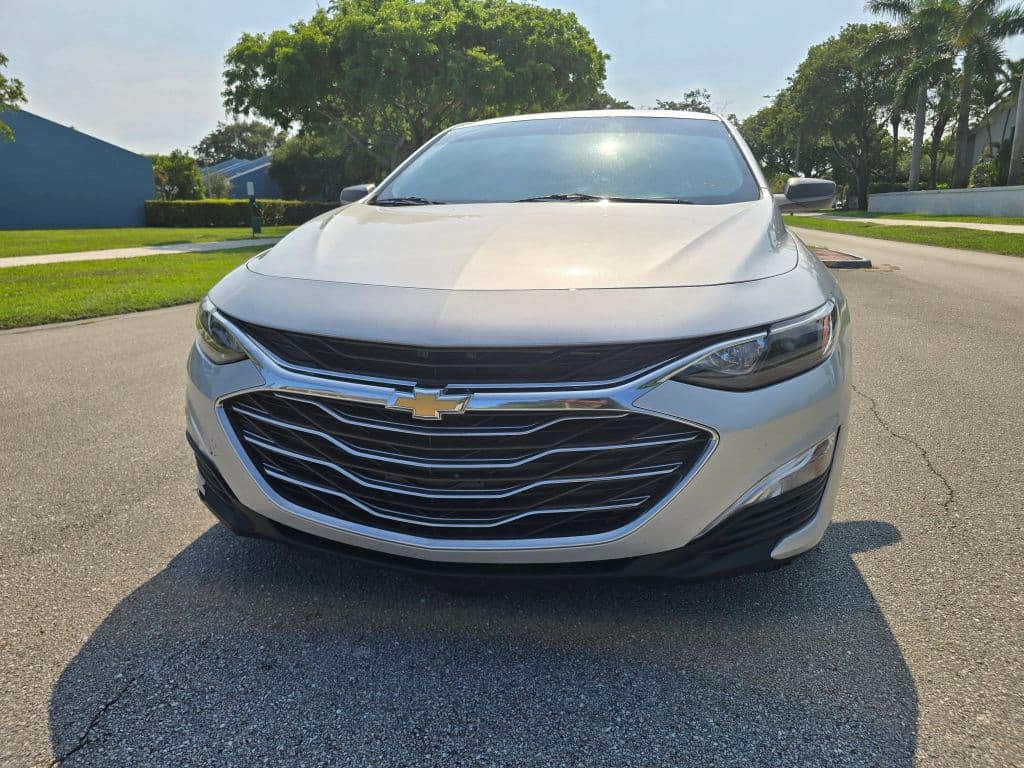 2021 Chevrolet Malibu LS Sedan 4D photo 2
