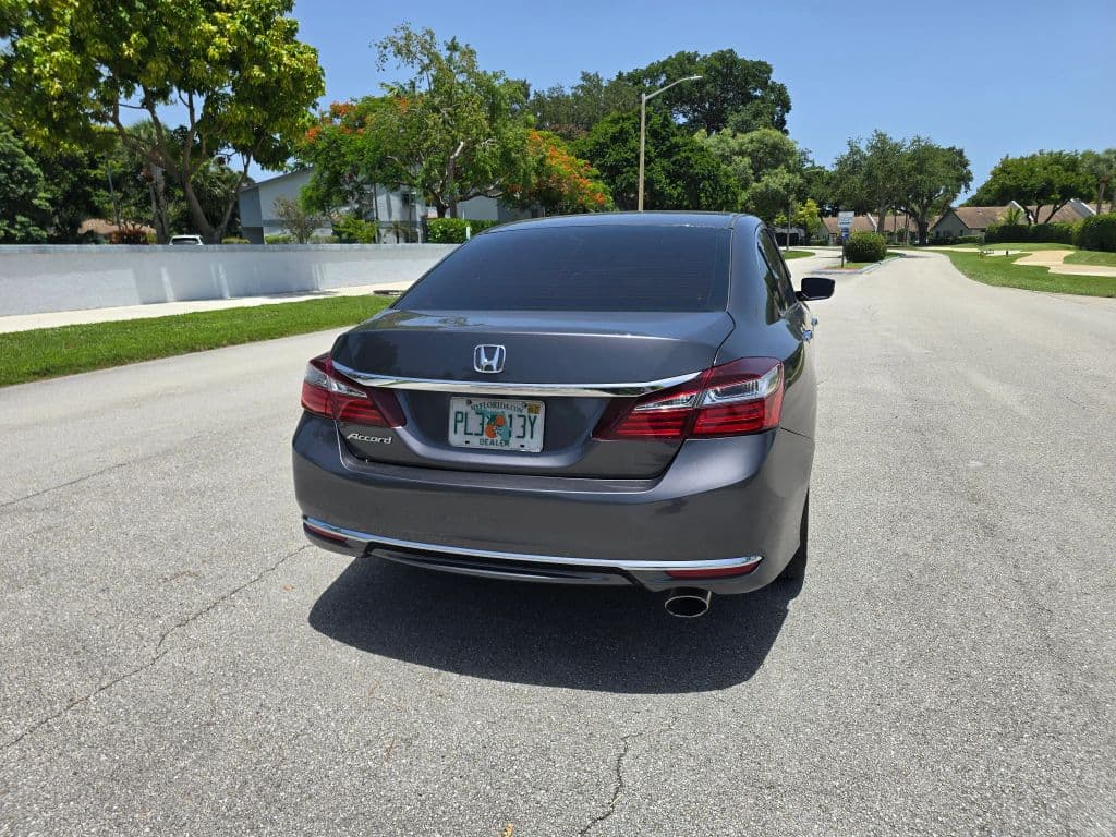 2017 Honda Accord LX Sedan 4D photo 6