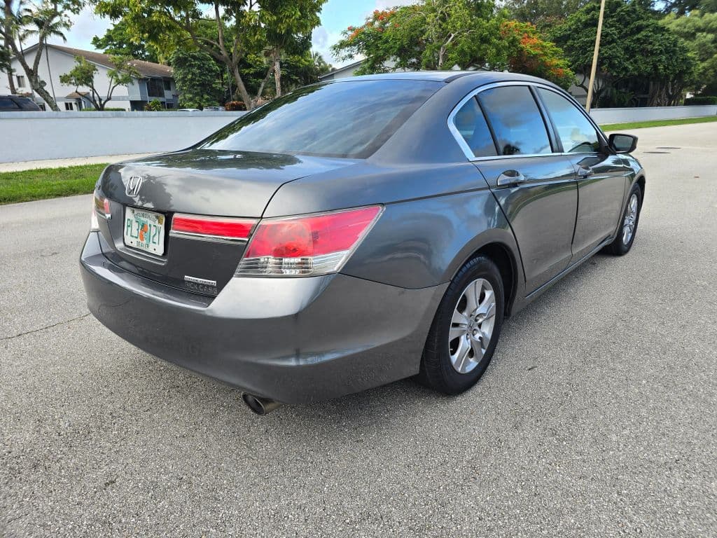 2012 Honda Accord SE Sedan 4D photo 5