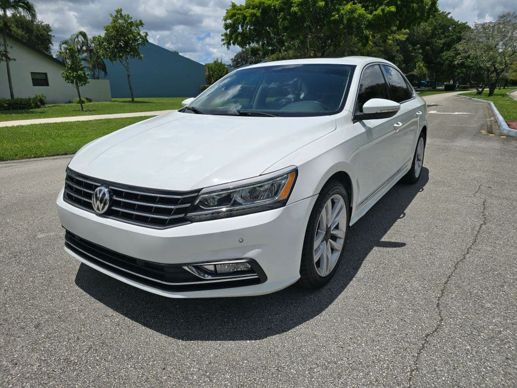 2017 Volkswagen Passat 1.8T SE Sedan 4D for sale near Pembroke Pines, FL