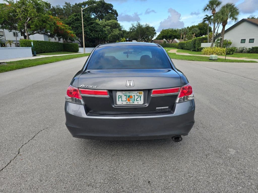 2012 Honda Accord SE Sedan 4D photo 6