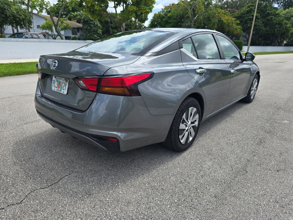 2021 Nissan Altima 2.5 S Sedan 4D photo 5