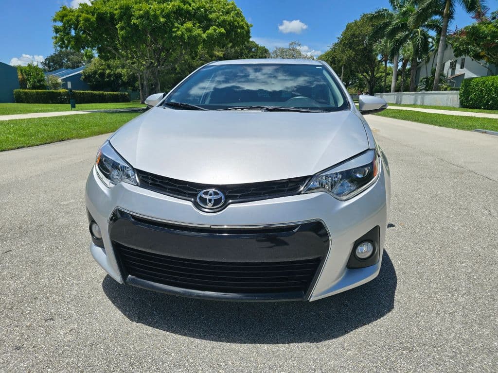 2015 Toyota Corolla S Plus Sedan 4D photo 2