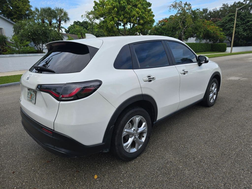 2025 Honda HR-V LX Sport Utility 4D photo 5