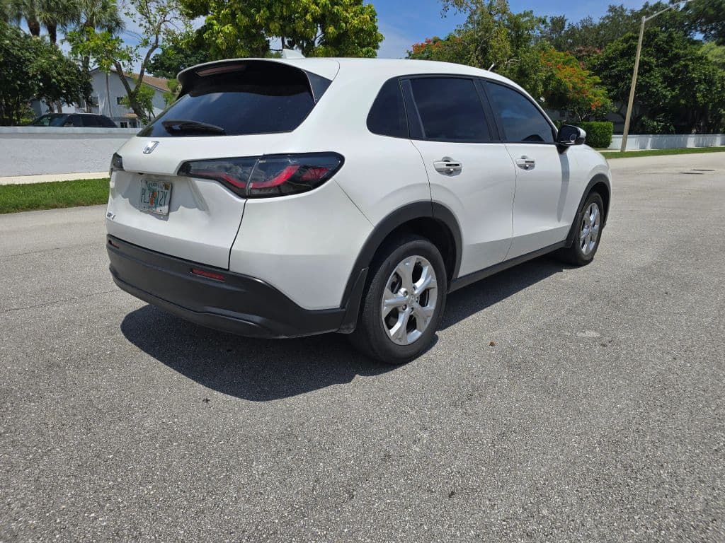2025 Honda HR-V LX Sport Utility 4D photo 5