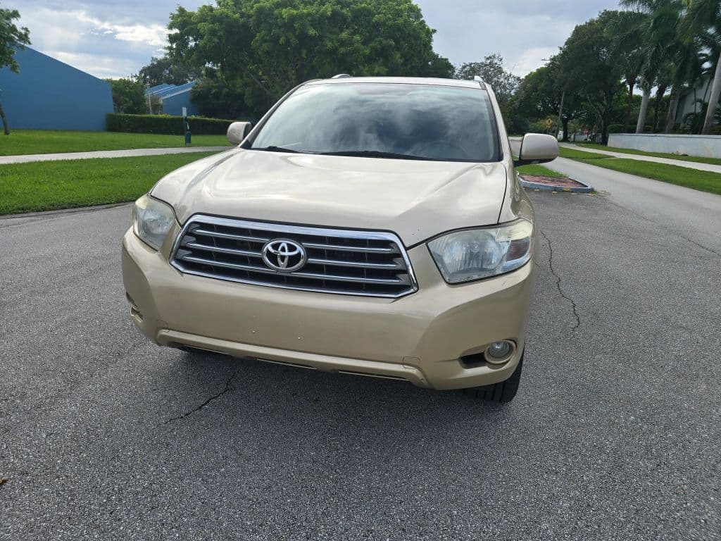 2008 Toyota Highlander Limited Sport Utility 4D photo 2