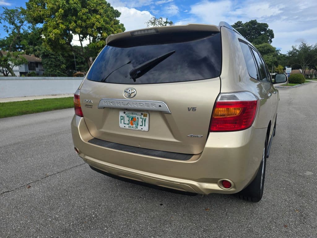 2008 Toyota Highlander Limited Sport Utility 4D photo 6