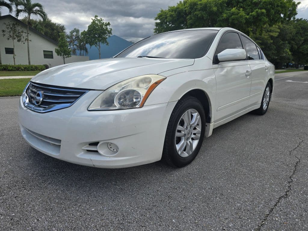 2012 Nissan Altima 2.5 S Sedan 4D - exterior