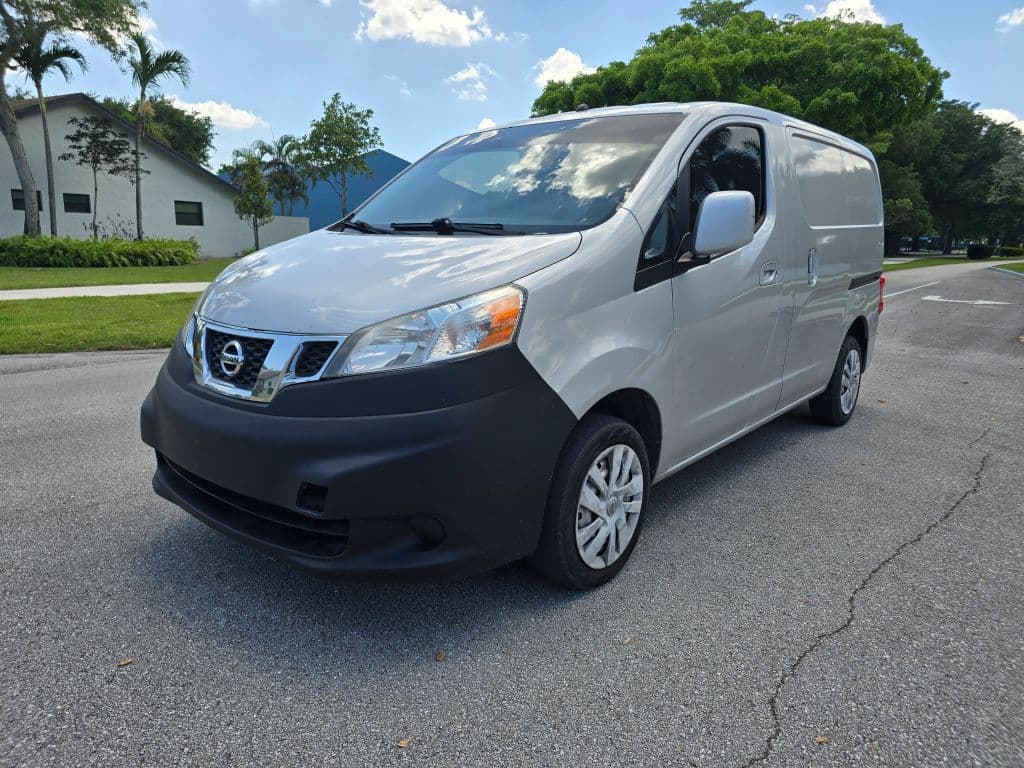 2013 Nissan NV200 SV's photo
