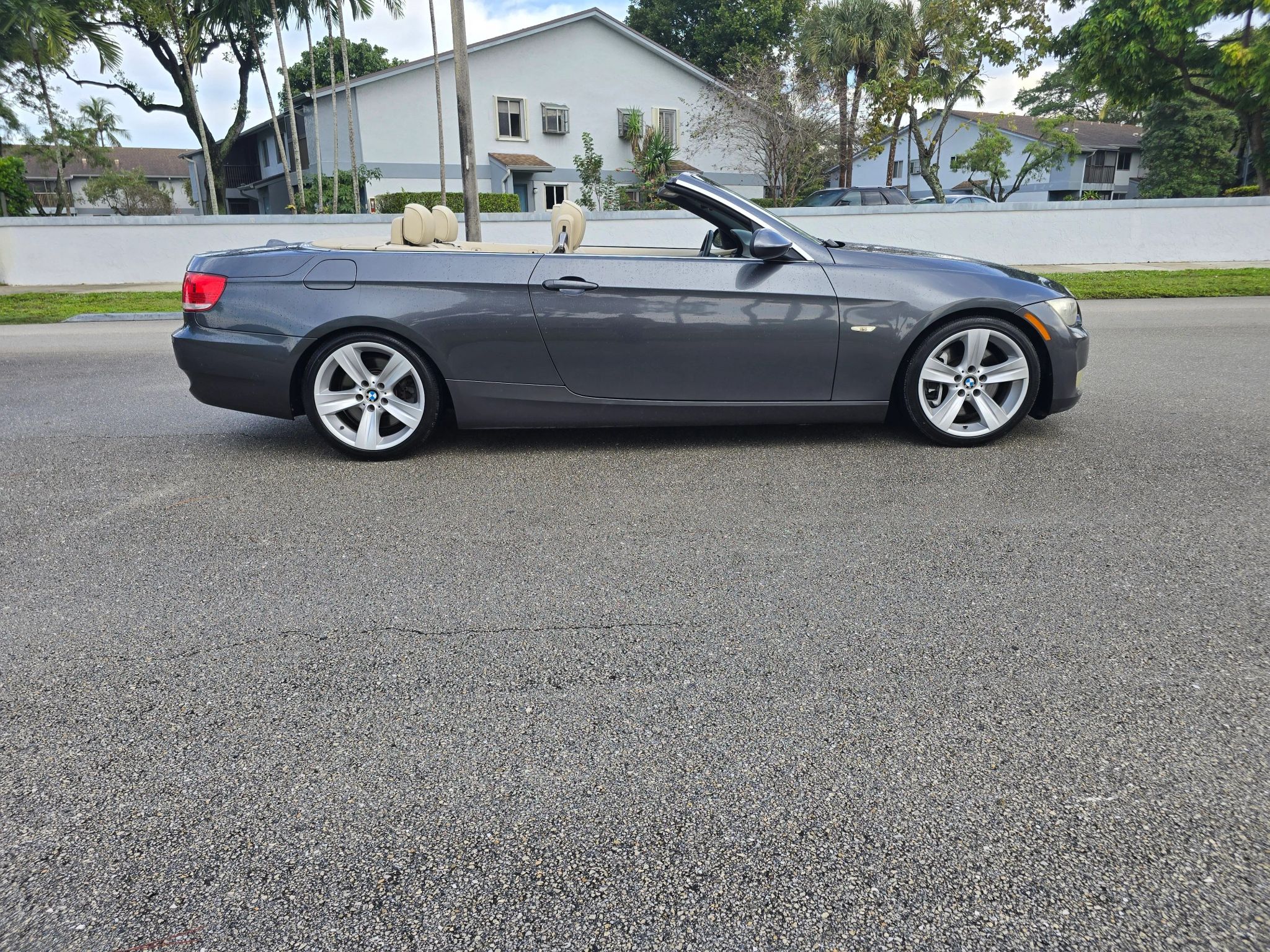 2008 BMW 3 Series 335i photo 4