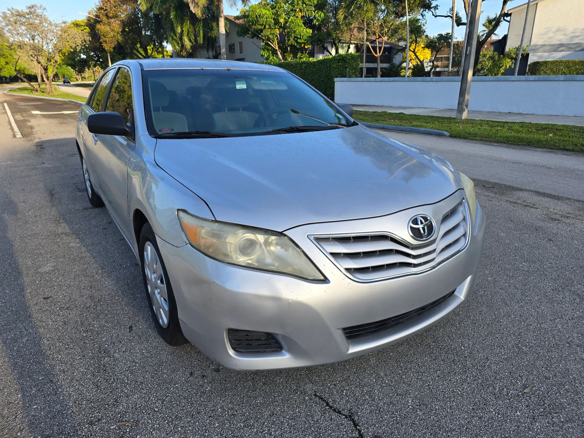 2011 Toyota Camry LE photo 2