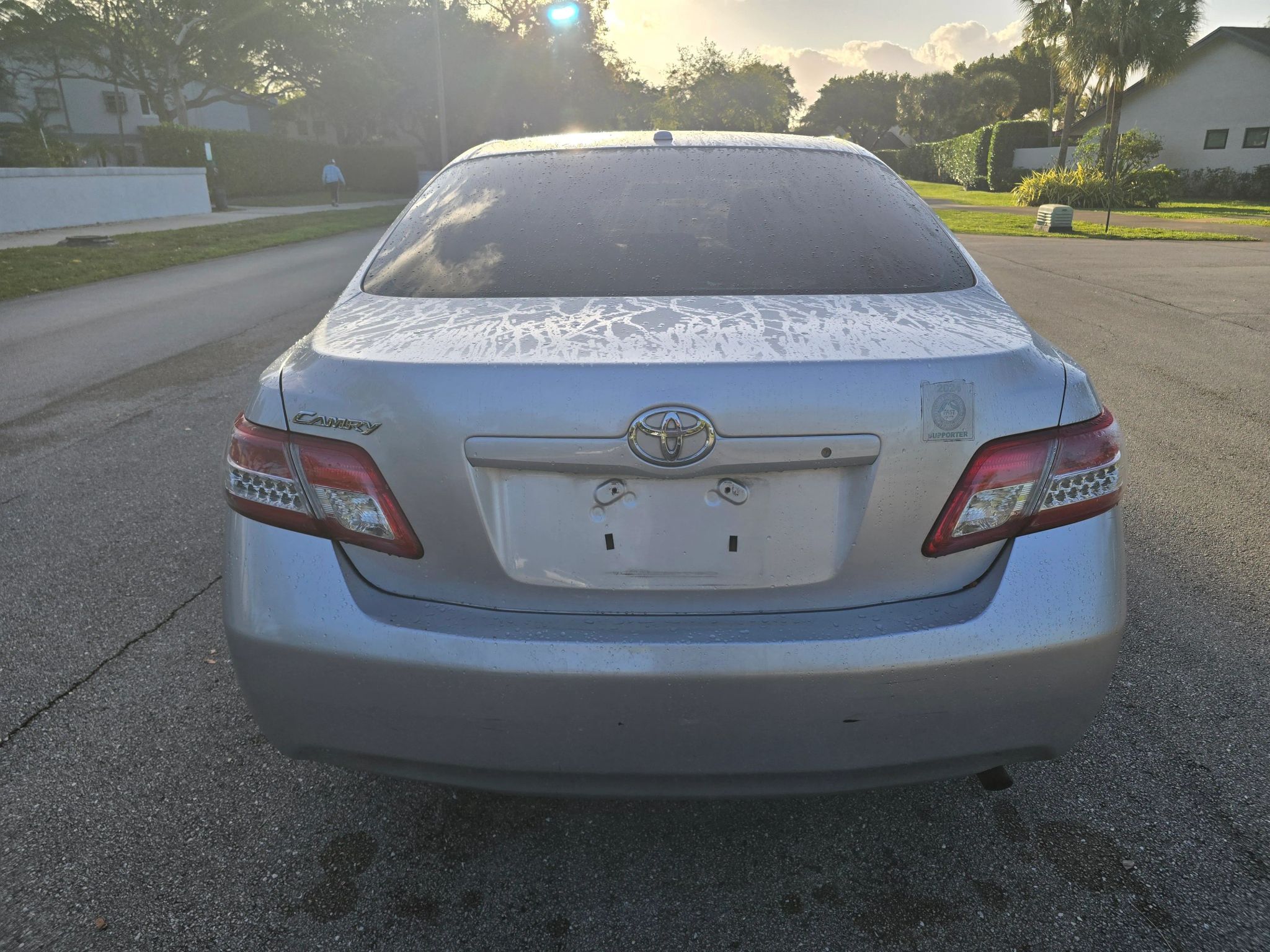 2011 Toyota Camry LE photo 5