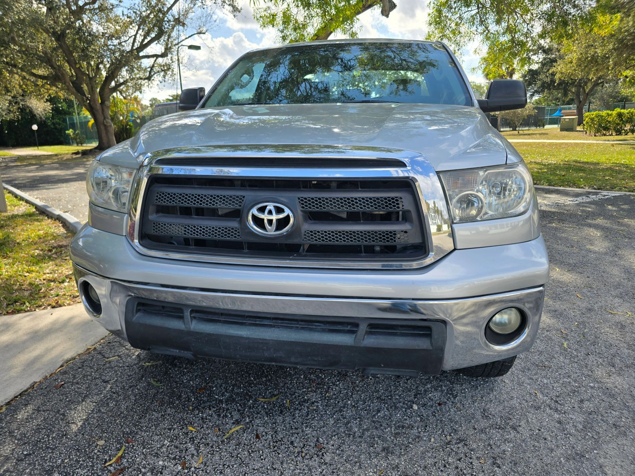 2011 Toyota Tundra Grade photo 2