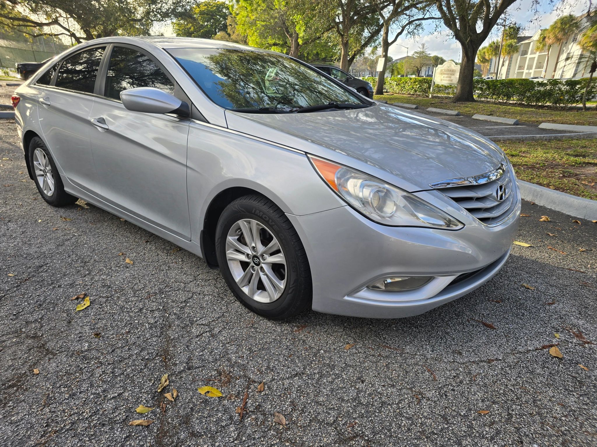 2013 Hyundai Sonata GLS photo 2