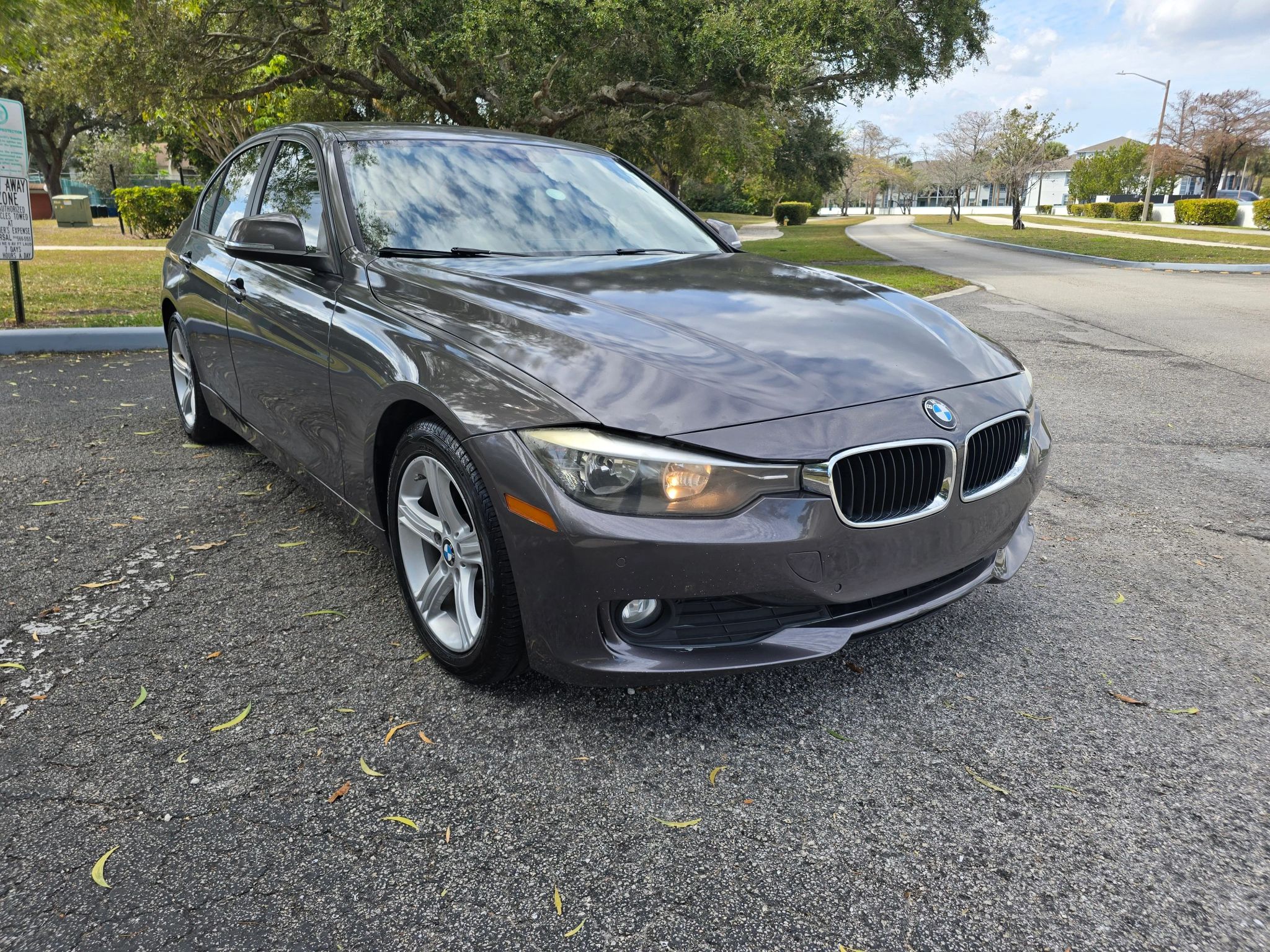 2014 BMW 3 Series 320i photo 3