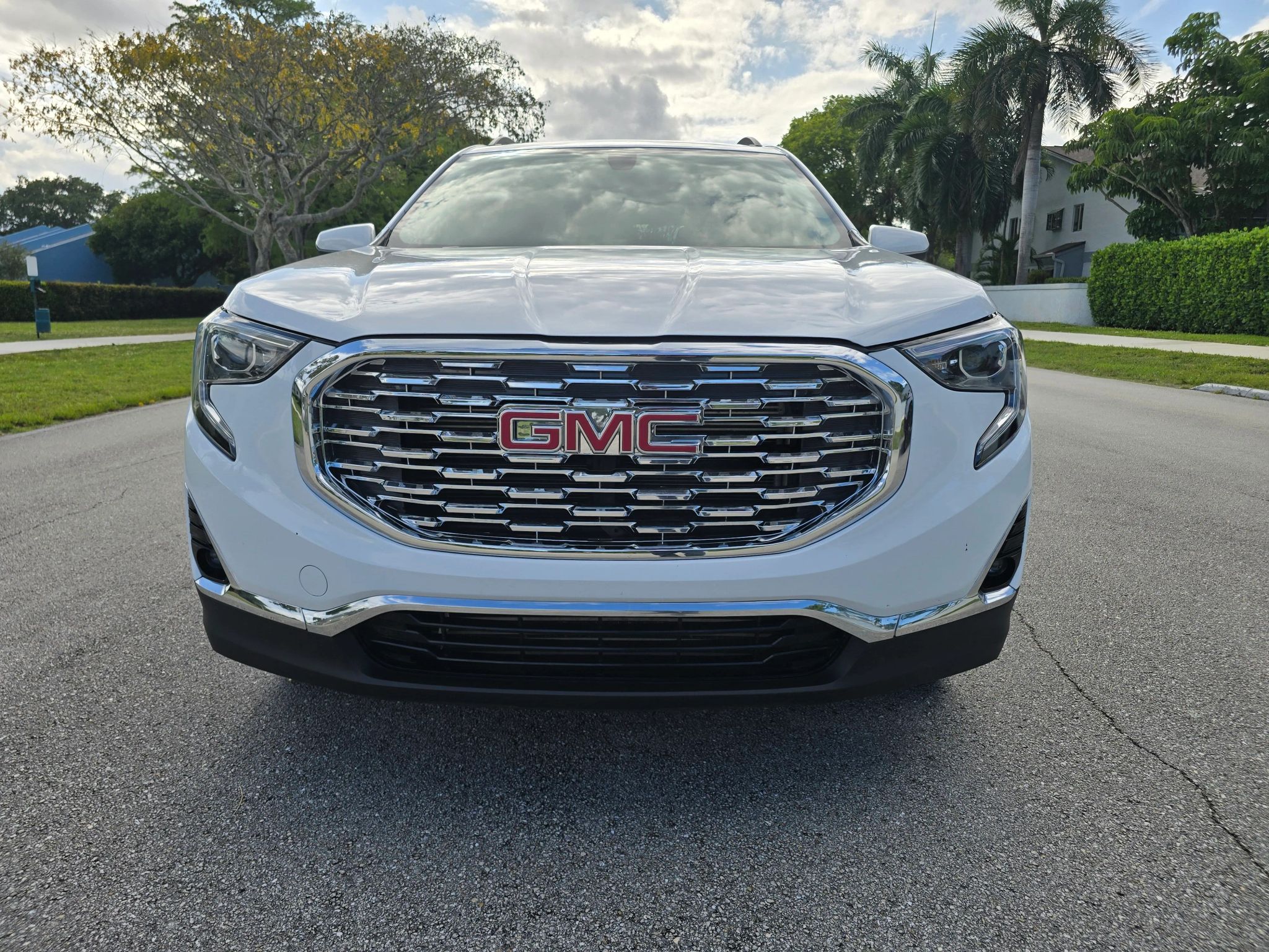 2020 GMC Terrain SLT photo 2